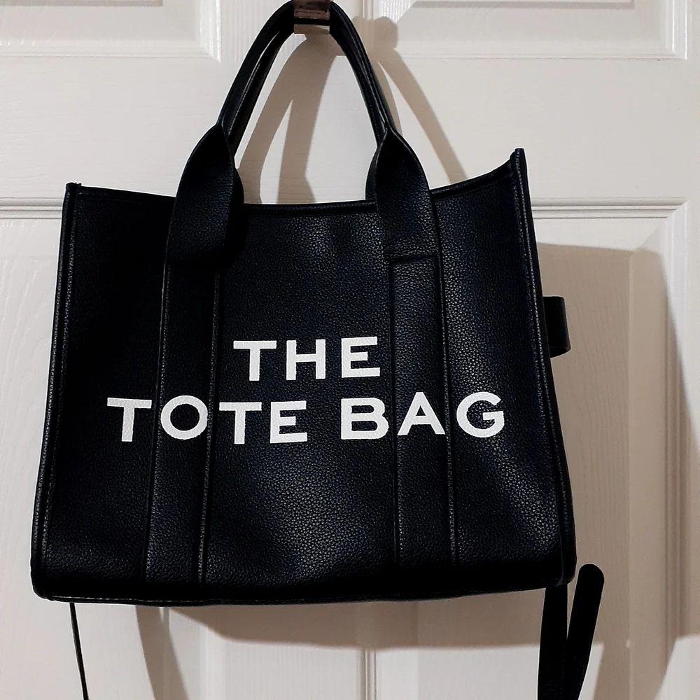 Black Tote Bag - No Name Brand - Picture 1 of 10